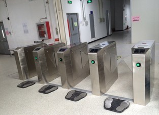 某電子廠ESD防靜電門禁翼閘通道(黑色儀器)